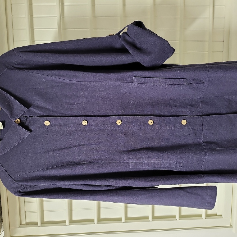 Simply Noelle button-up shirt jacket. Size large, extra large.
